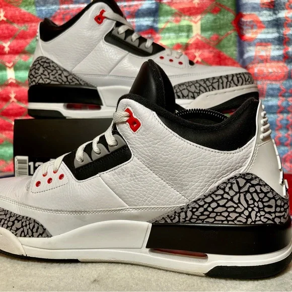 Size 13 nike air Jordan 3 infared 23 136064-123